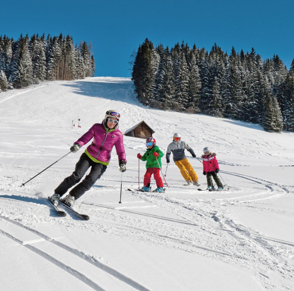 Skifahren in Filzmoos (c) TVB Filzmoos / Tom Lamm