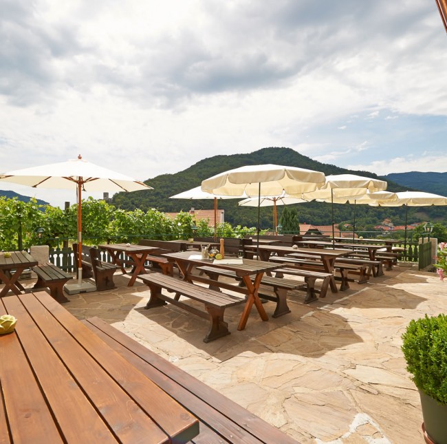 Terrasse beim Heurigenwirt Grubers in Spitz